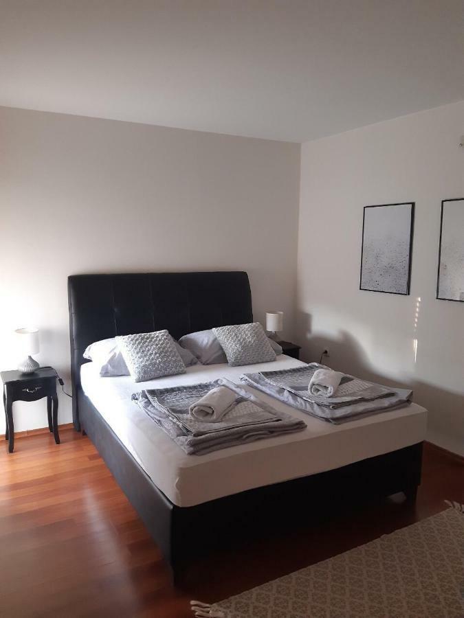 מוסטר Apartments Thea מראה חיצוני תמונה